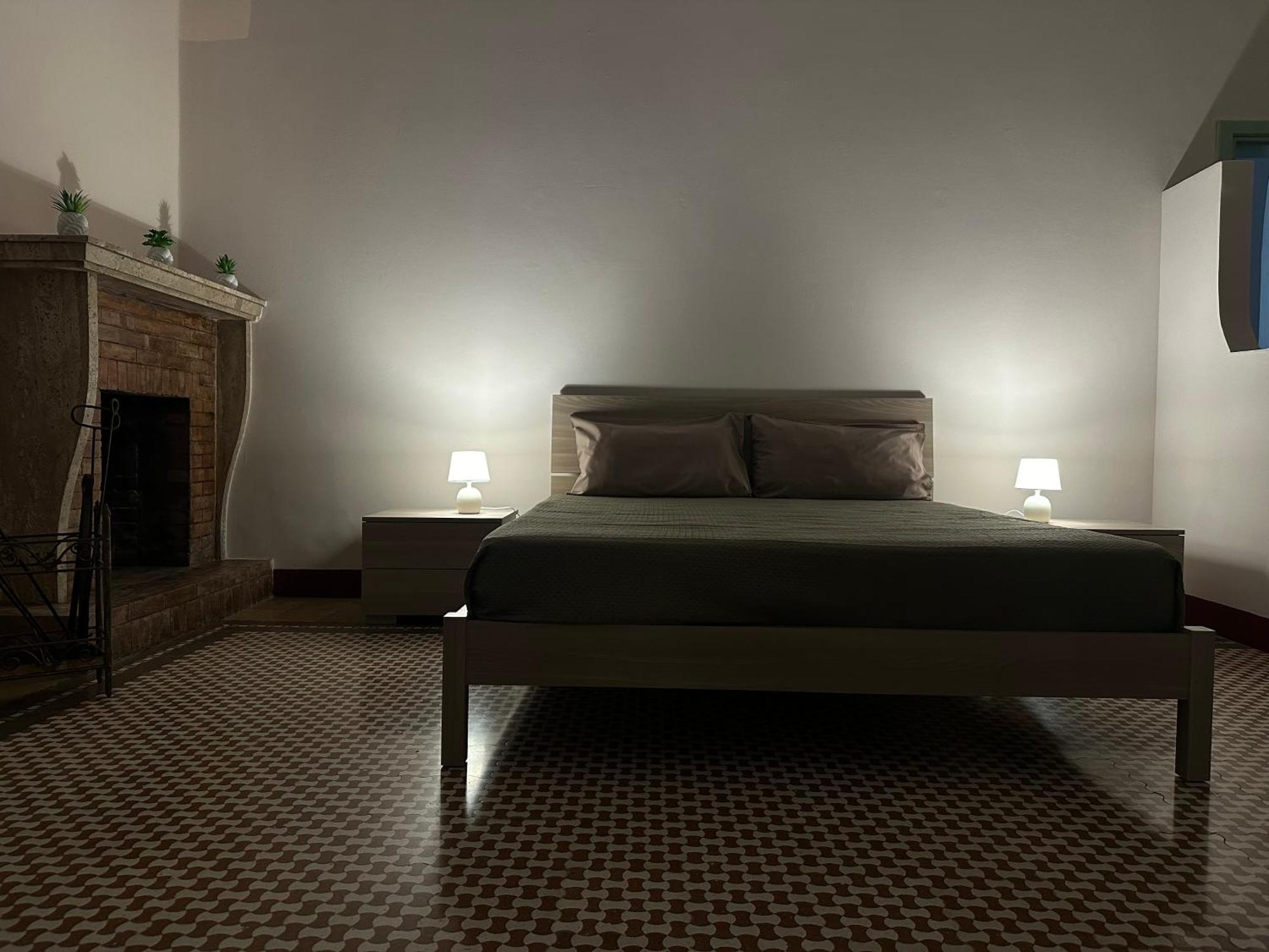 Palazzo Dei Pavoni Apartment Brindisi Exterior photo