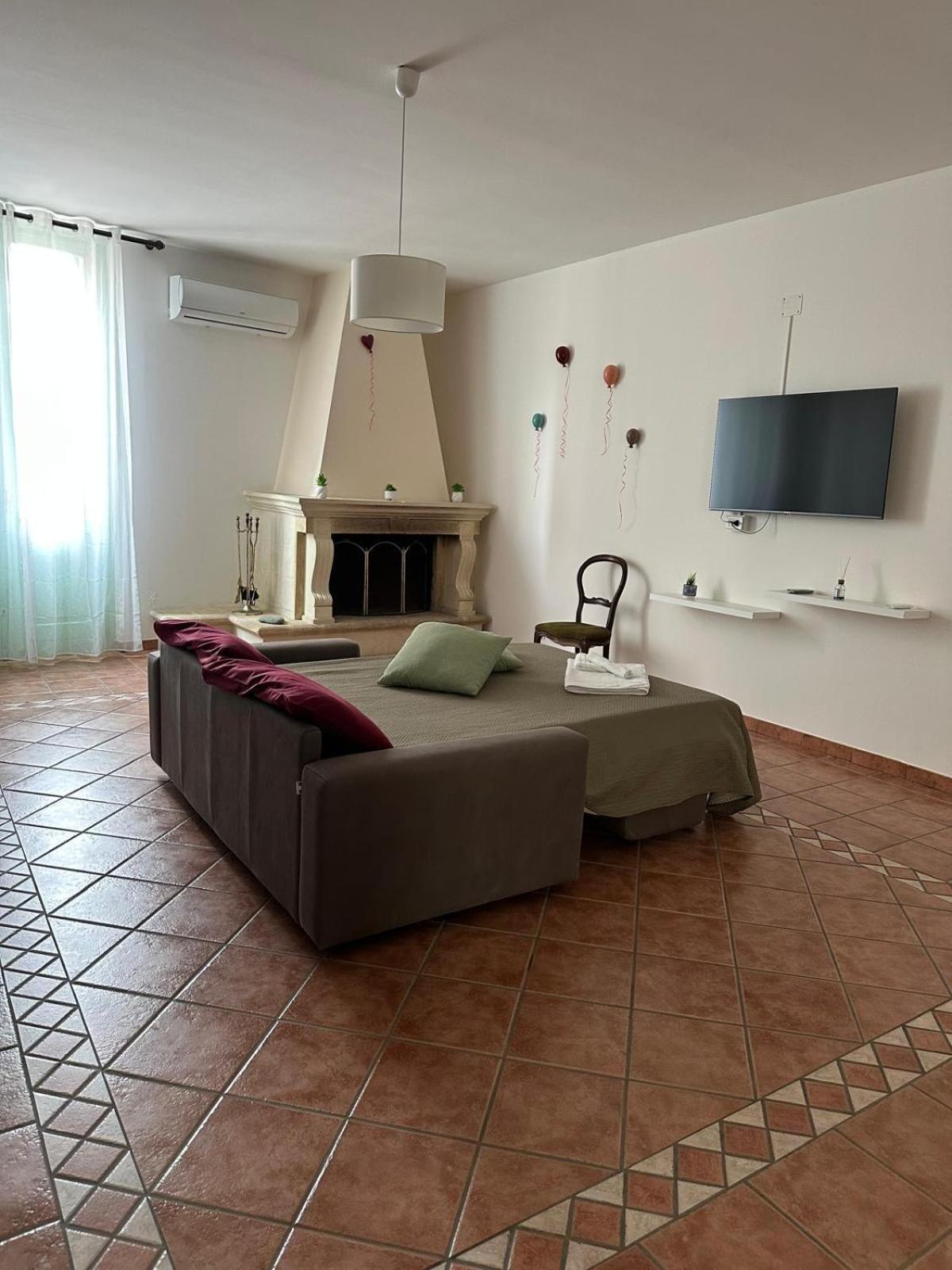 Palazzo Dei Pavoni Apartment Brindisi Exterior photo